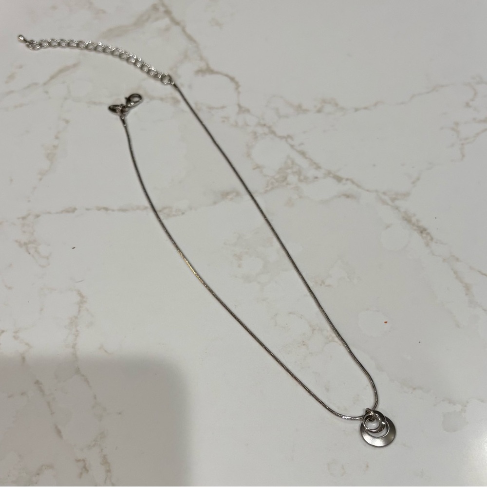 Chic Silver Necklace with Double Circle Pendant